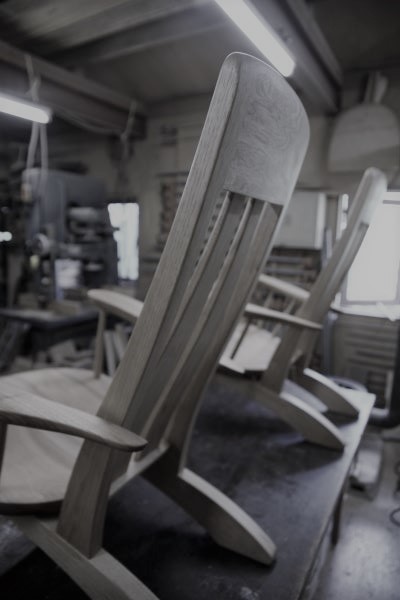 完成した木の椅子