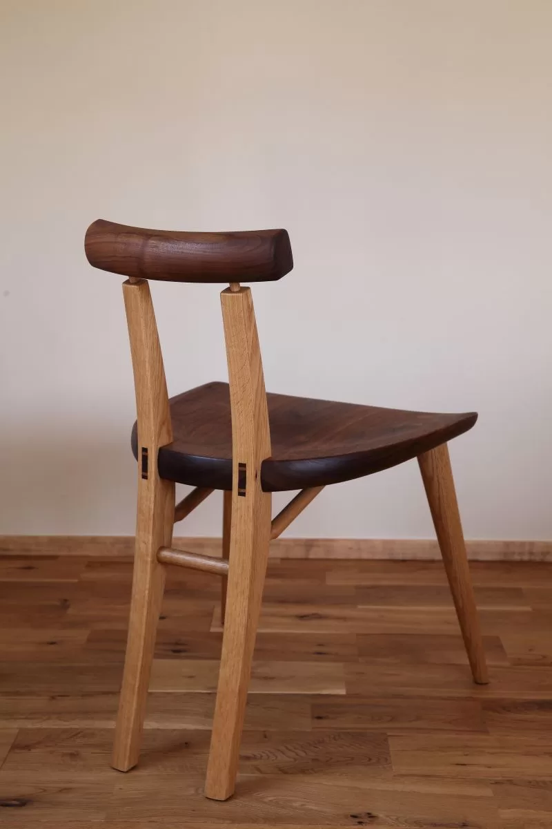 bowチェア｜無垢ウォールナットとナラを使ったシンプルモダンチェア